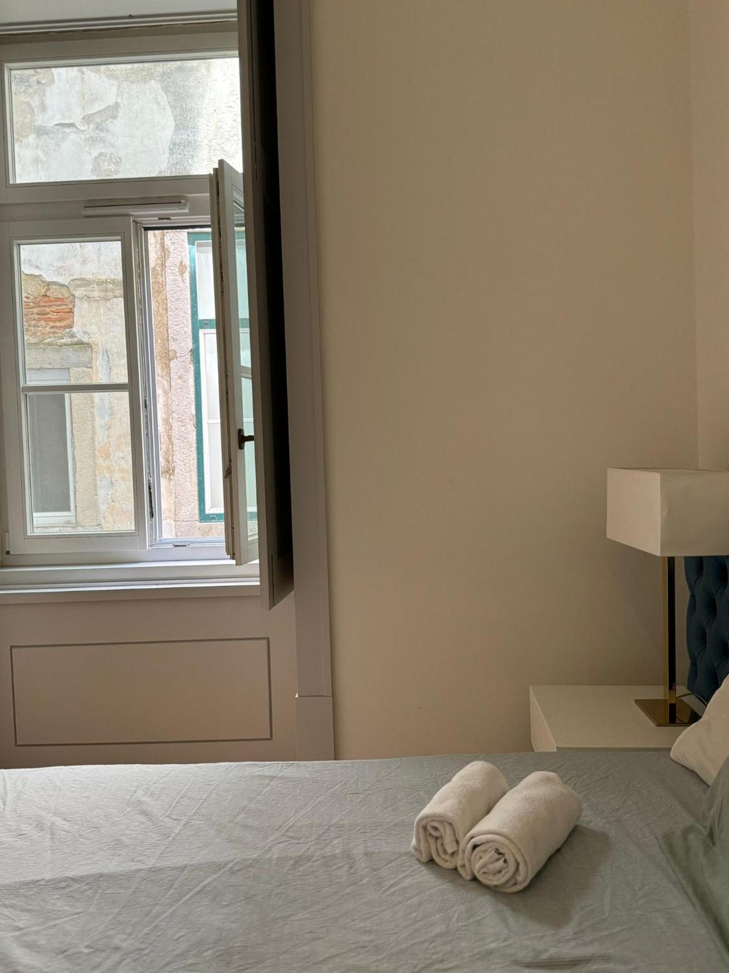 Double Room With Private Wc In Shared House In Downtown Lisboa Εξωτερικό φωτογραφία