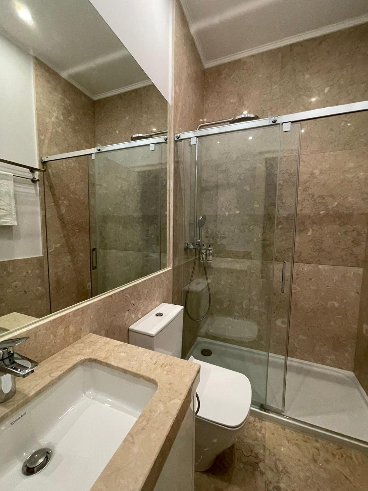 Double Room With Private Wc In Shared House In Downtown Lisboa Εξωτερικό φωτογραφία